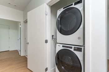 Full sized washer & dryer in all homes
